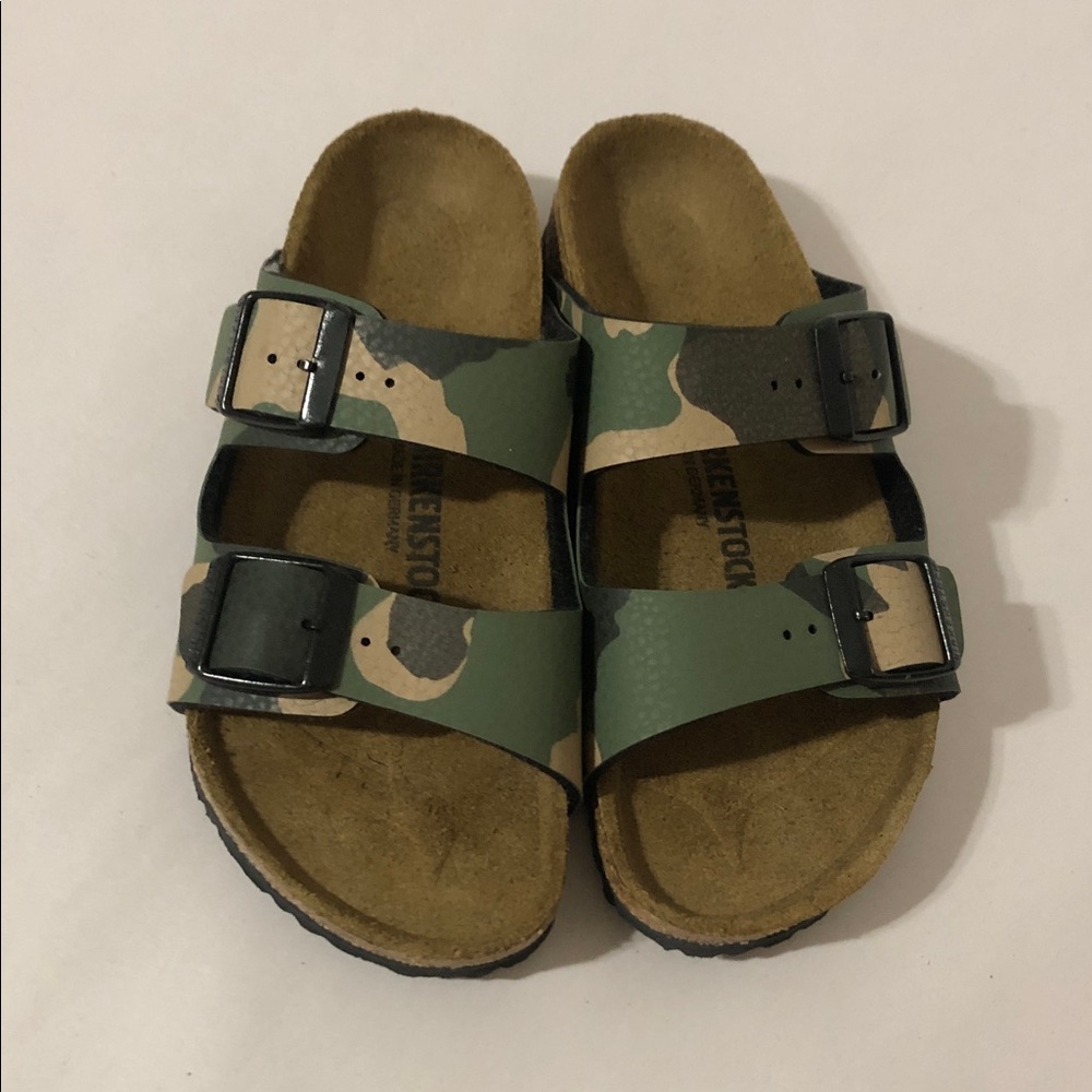 Birkenstock Kid’s Green Camo Double Strap Sandals size 30